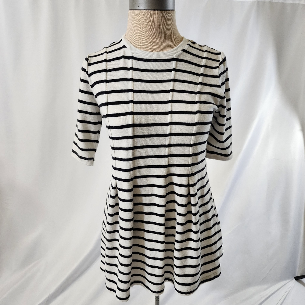 Led striped tunic shirt black and white peplum style small short sleeve
